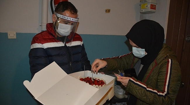 Başkan Hürriyet'ten küçük Berkay'a pasta sürprizi