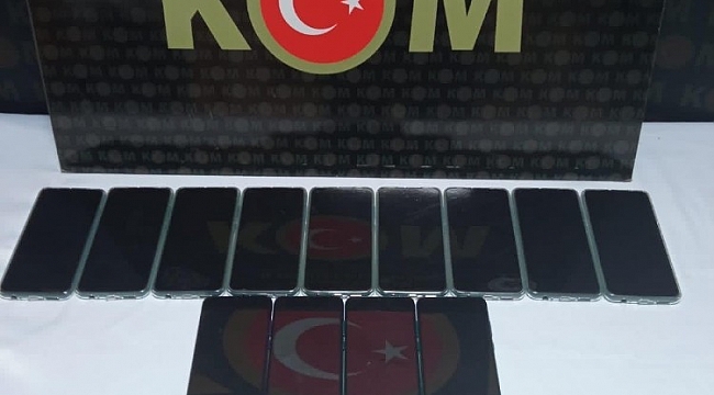 Batman'da 15 adet gümrük kaçağı telefon ele geçirildi