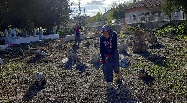 Belediye bakımını yapmayınca devreye kadınlar girdi