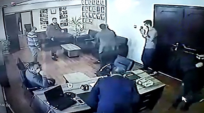 Belediyedeki silahlı saldırı kamerada