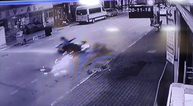 Bursa'da kontrolden çıkan motosiklet savruldu