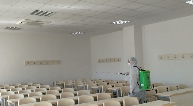 Büyükşehir EKPSS öncesi okulları dezenfekte etti