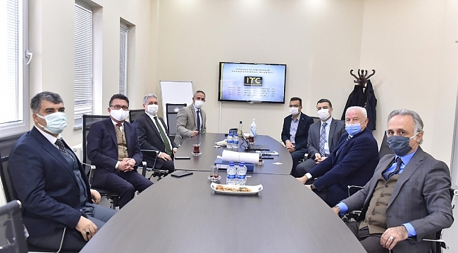 Büyükşehir tıbbi ve katı atıkları toplayıp imha ediyor