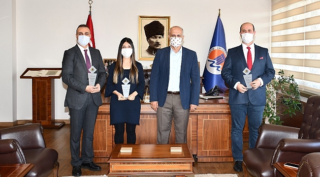 Çamsarı'dan TÜBİTAK'tan proje desteği alan öğretim elemanlarına plaketli teşekkür