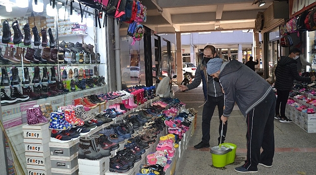 Çevre düzenlemesi yapılan çarşıda esnafın toz isyanı