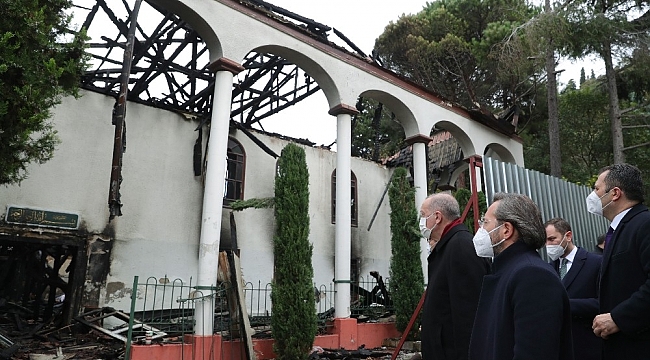 Cumhurbaşkanı Erdoğan, Vaniköy Camii'de incelemelerde bulundu
