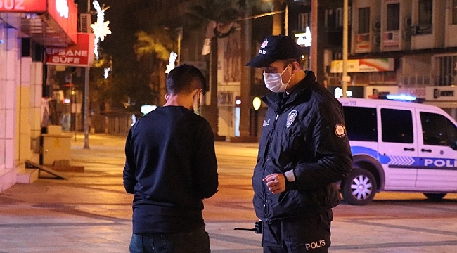 Denizli'de kısıtlamalarda sokağa çıkan gence 3 bin 150 TL cezai işlem uygulandı