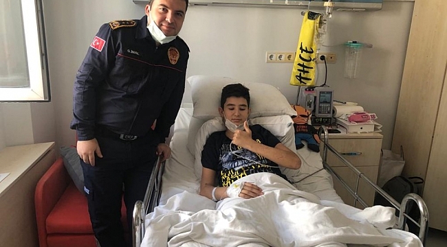 Depremzede Günay Özışık, kahramanını ağırladı