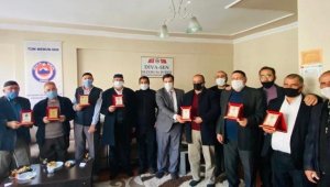 Diva-Sen'den emekli imamlara vefa plaketi