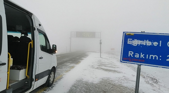 Eğribel Geçidi'nde kar yağışı ulaşımı etkilemeye başladı