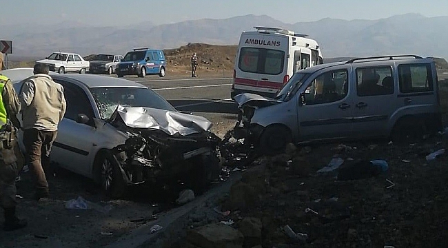 Elazığ'da araçlar kafa kafaya çarpıştı: 1 çocuk öldü, 7 kişi yaralandı