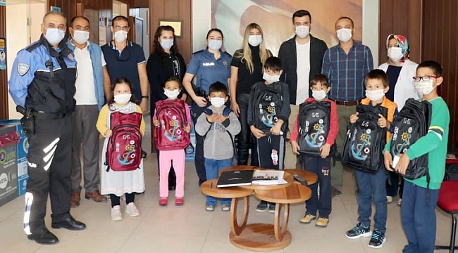 Erdemli polisinden eğitime destek