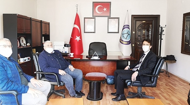 Eski Devlet Bakanı Şeker'den Başkan Tuna'yla bir araya geldi