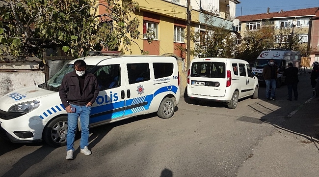 Evinde ölen yaşlı adamın cesedi 10 gün sonra fark edildi