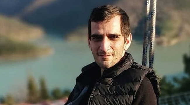 Fabrika işçisi üzerine devrilen tonlarca demirin altında can verdi