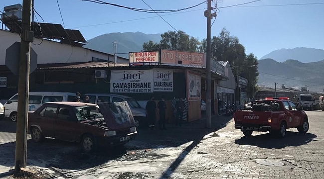 Fethiye'de Seyir Halindeki Otomobil Yandı