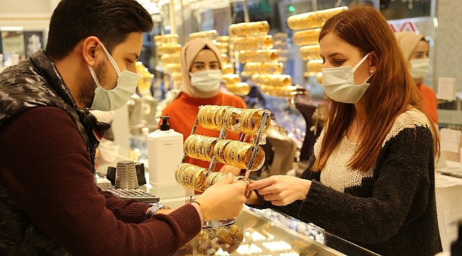 Fiyatları hızla düşen altına rağbet her geçen gün artıyor