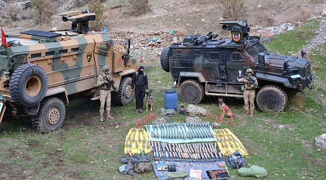 Hakkari'de çok sayıda silah ve mühimmat ele geçirildi