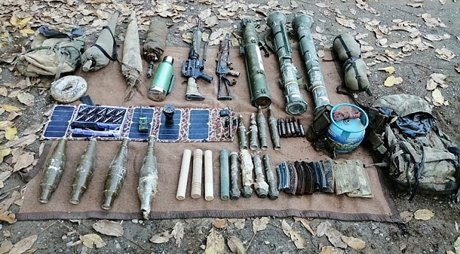 Hakkari'de PKKKCK bölücü terör örgütüne ait çok sayıda mühimmat ve yaşam malzemesi ele geçirildi