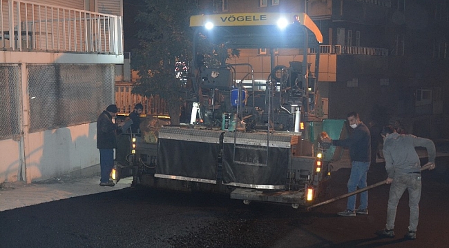 Hakkari'de yol asfaltlama çalışması