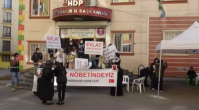 HDP önündeki ailelerin nöbeti kararlılıkla devam ediyor