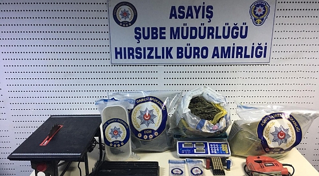 Hırsızlık şüphelilerinin evinden 2,5 kilogram esrar çıktı