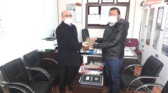 Hisarcık'ta başarılı öğrenciler altınla ödüllendirildi