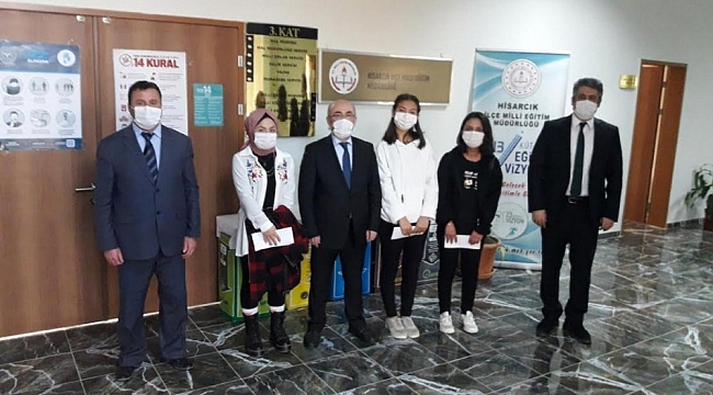 Hisarcık'ta ödüller dağıtıldı