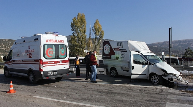 Isparta'da mermer yüklü kamyon ile ticari araç çarpıştı: 1 yaralı