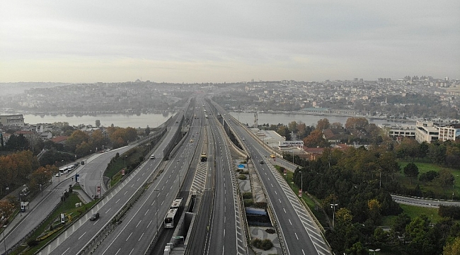 İstanbul'da boş kalan yollar havadan görüntülendi