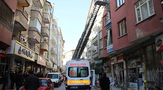 İtfaiye camı kırıp içeri girdi, 56 yaşındaki kadının cansız bedeniyle karşılaştı