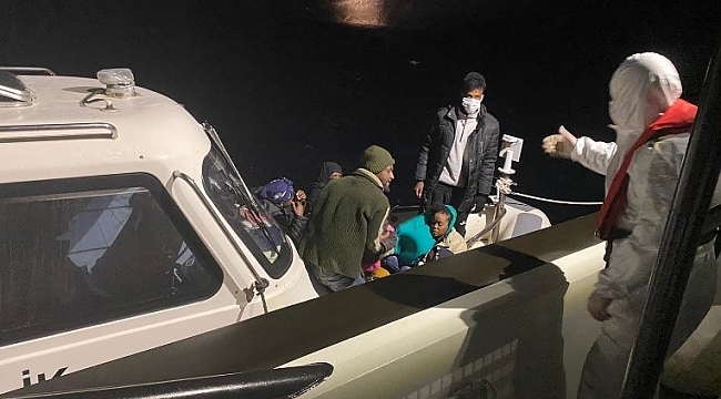 İzmir açıklarında 33 düzensiz göçmen kurtarıldı