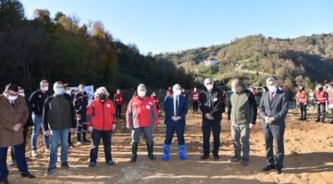 İzmir depreminde hayatını kaybeden116 kişi anısına fidan dikildi