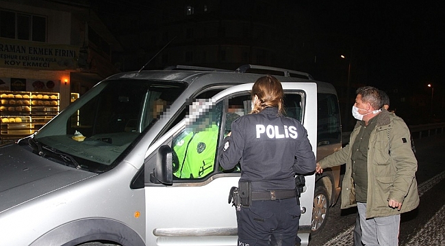 İzmir'den kaçan hırsızlık şüphelileri Kula'da yakalandı