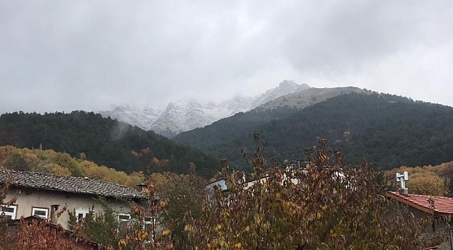 İzmir'e mevsimin ilk karı düştü