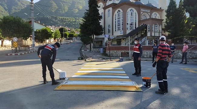 Jandarmadan "Öncelik yayanın, öncelik hayatın" uygulaması