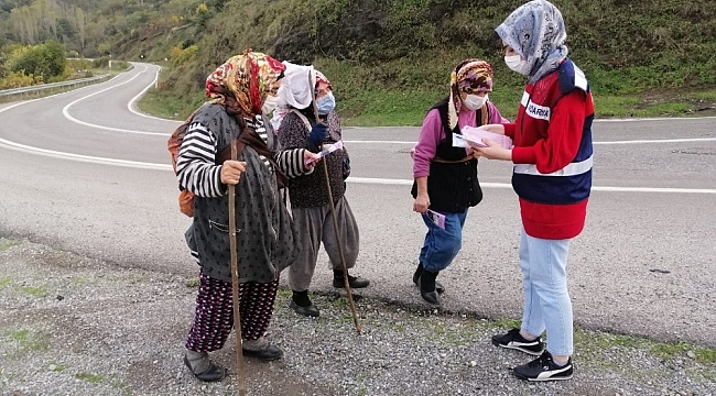 Kadına şiddete karşı broşür dağıtıldı