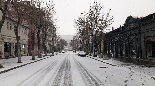 Kars beyaz gelinliğini giydi