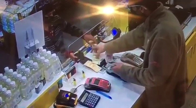 Kasiyerin dikkati tırnakçının oyununu bozdu