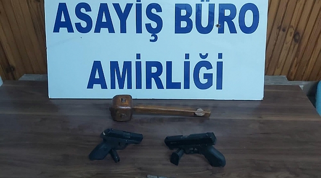 Kendilerini polis olarak tanıtan yağmacılar tutuklandı
