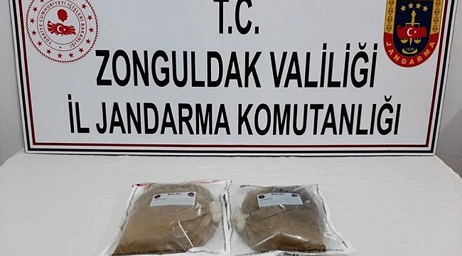 Kente 2 kilo uyuşturucu sokacaklardı, ilçe girişinde yakalandılar