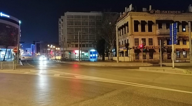 Kısıtlama sonrası meydanlar boşaldı