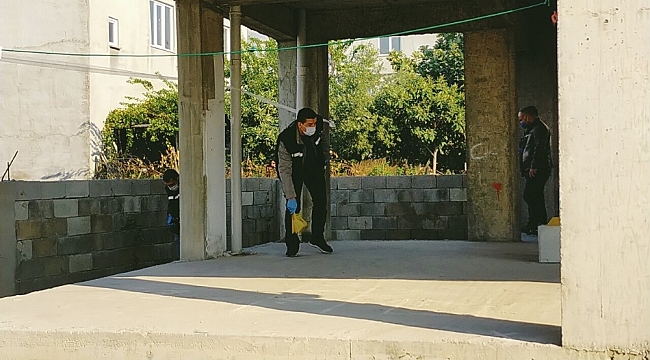 Kıskandığı eşini vurdu