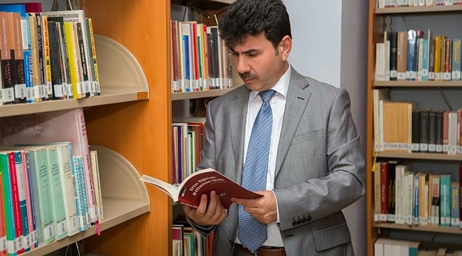 Kitap okuma etkinliğine Rektör Karacoşkun'da katıldı