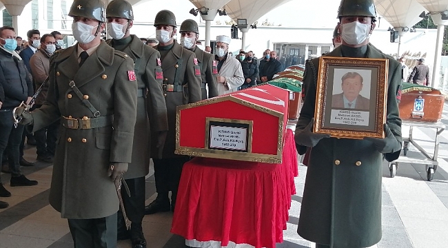 KKTC'nin kuruluş yıl dönümünde vefat eden Kıbrıs Gazisi Mehmet Aksel son yolculuğuna uğurlandı