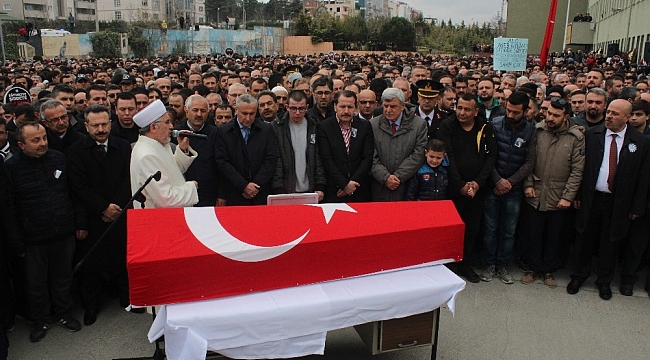 Kocaeli'de öğretmeni bıçaklayarak öldüren öğrenciye 22 yıl hapis