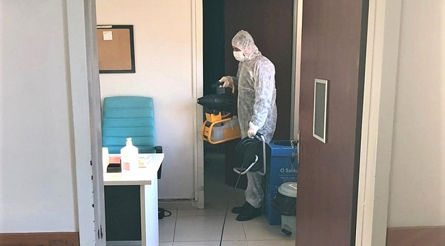 Körfez Devlet Hastanesi günlük olarak dezenfekte ediliyor