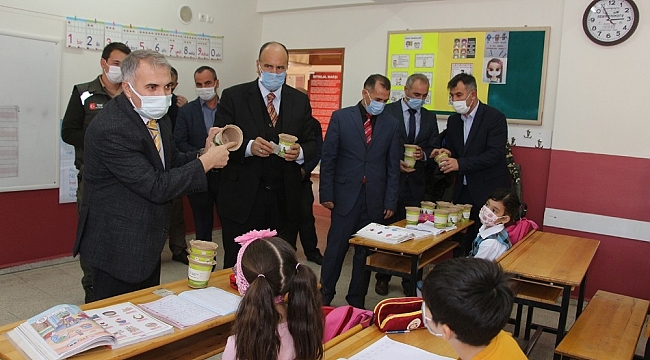 Kula'da 4 bin 500 öğrencinin tohumu fidana dönüşecek