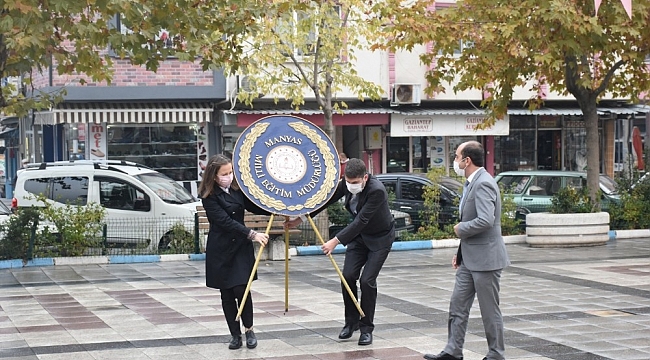 Manyas'ta Öğretmenler Günü kutlandı