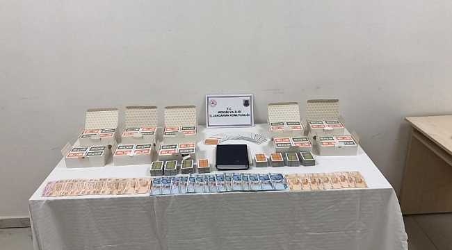 Mersin'de 11 kişi kumar oynarken yakalandı